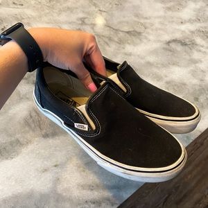 BLACK SLIP ON VANS